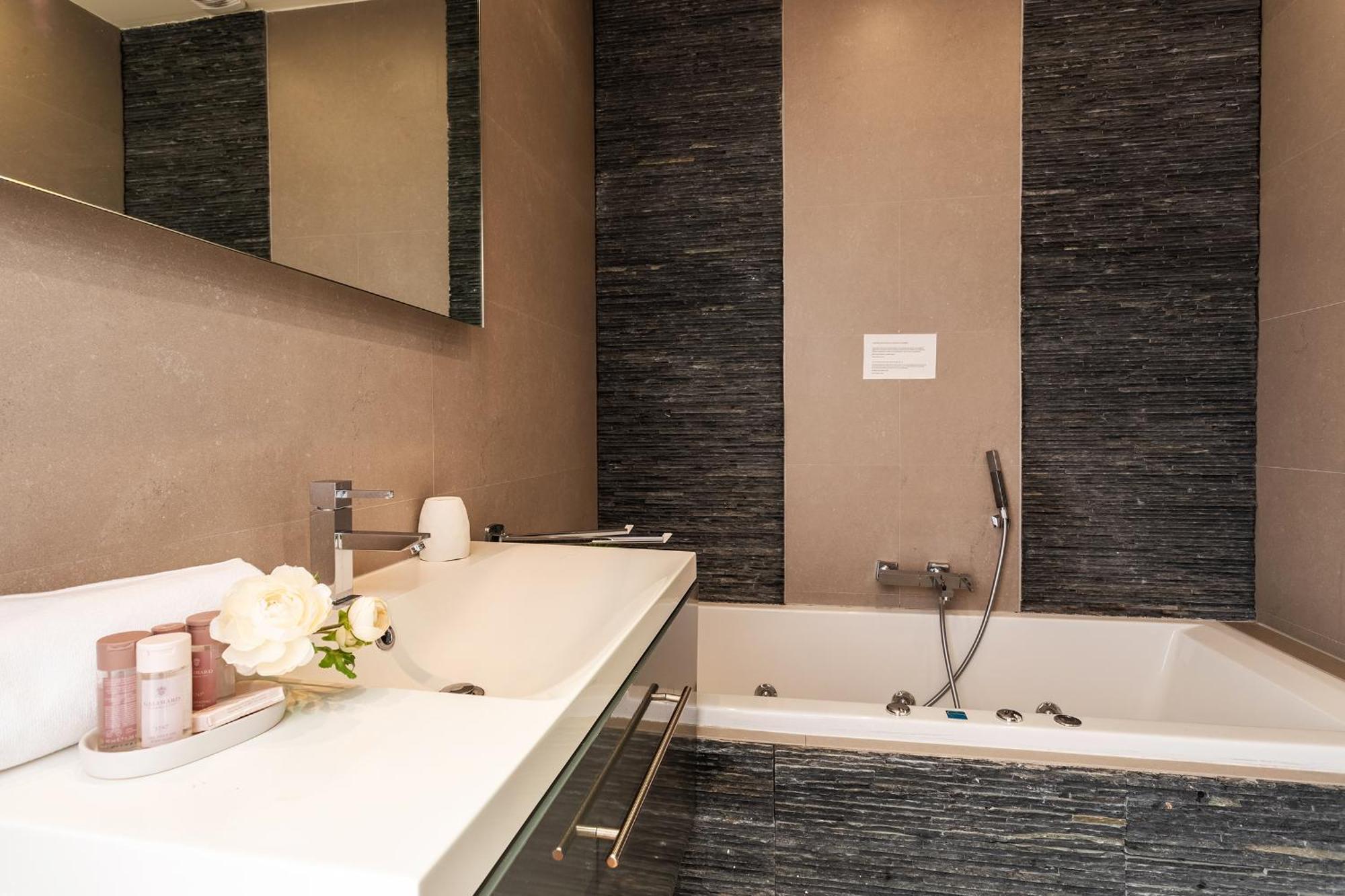 Metropole Ap4113 Nice, By Riviera Homes Apartment